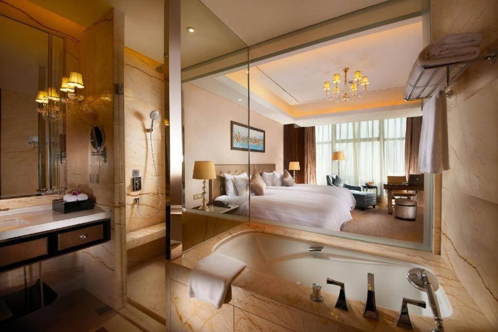 Dongwu New Century Grand Hotel Хучжоу Екстер'єр фото